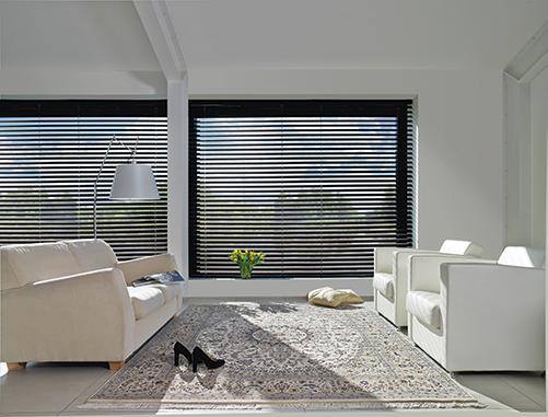 Jaloezieën laten ophangen