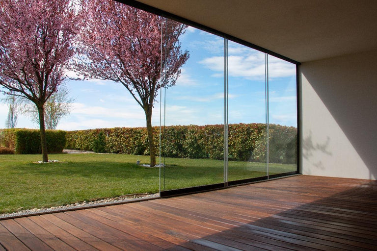 Een overkapping dichtmaken met plexiglas? Zo doe je dat