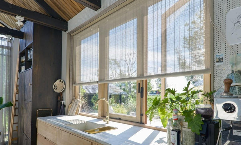 Waarom geweven houten rolgordijnen de perfecte match zijn voor een landelijk interieur