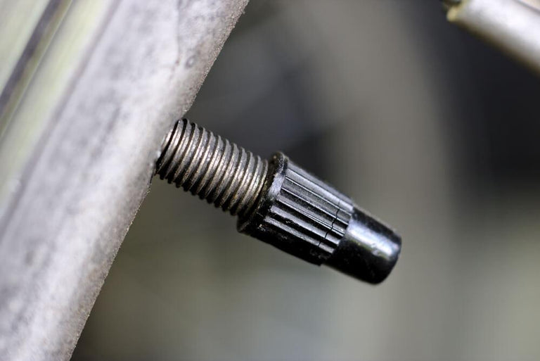 Zo weet je of je fietsventiel lek is