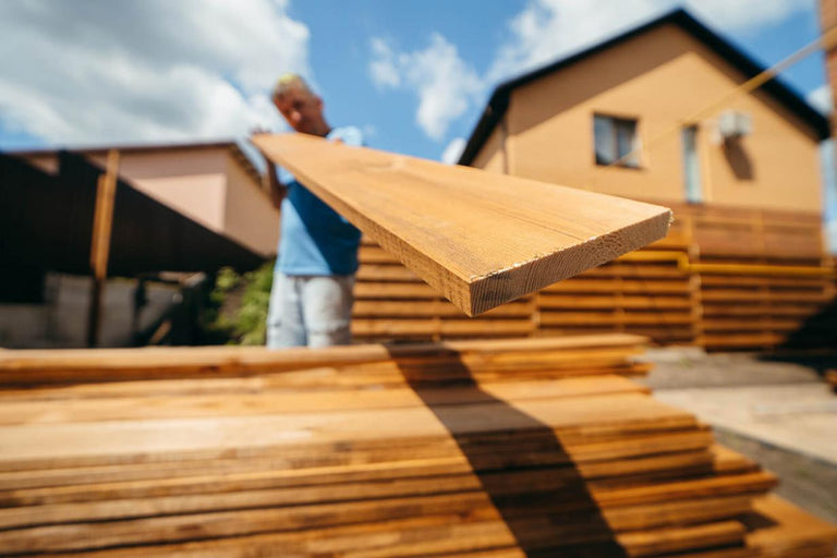 Zo maak je zelf een zijwand in de overkapping