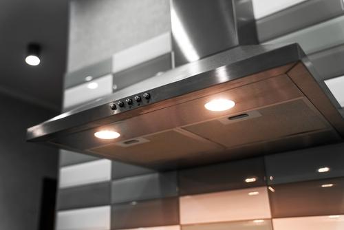 De lamp van de afzuigkap vervangen door LED? Hier moet je op letten