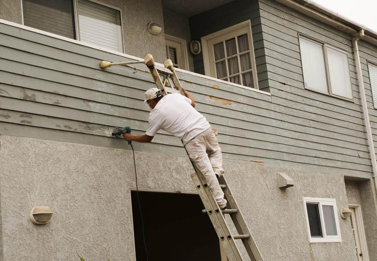 Een afstandhouder voor een ladder zelf maken: zo doe je dat
