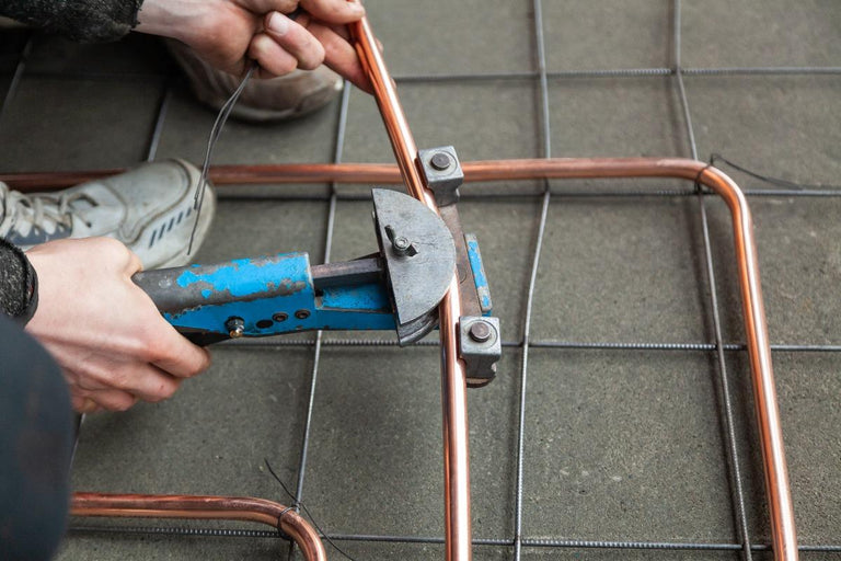 Een buis buigen van pvc, rvs, aluminium of koper – zo doe je dat