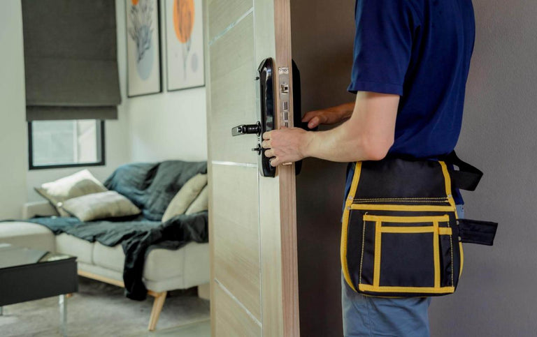 Zelf een deur maken van multiplex: waar moet je op letten?