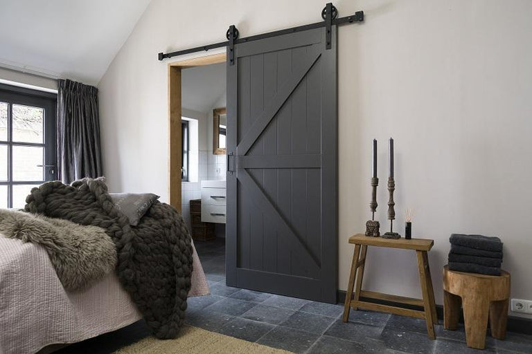 Een (binnen)deur vervangen, plaatsen en afhangen