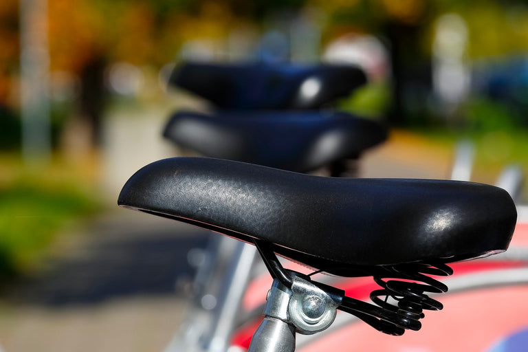 Fietszadel los? Zo monteer en vervang je een zadelstrop