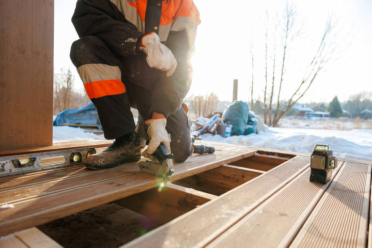 Een houten vlonder in je tuin maken doe je zo