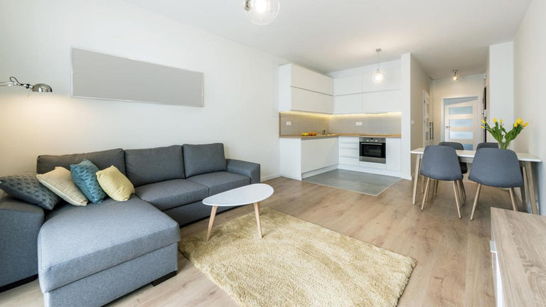 Een kleine kamer groter laten lijken? Zo doe je dat!