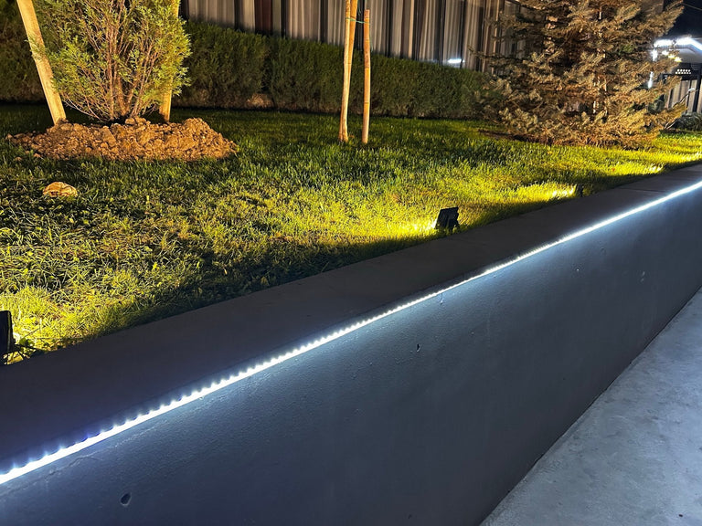 Zo creëer je een sfeervolle tuin met (waterdichte) ledstrips voor buiten