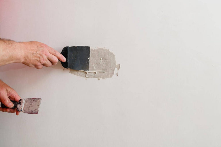 3 Tips om Spachtelputz scheuren in de muur te repareren