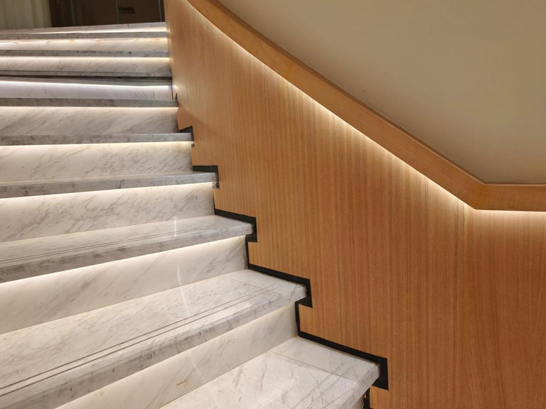 Zelf trapverlichting maken? Zo maak je trapverlichting in je trap