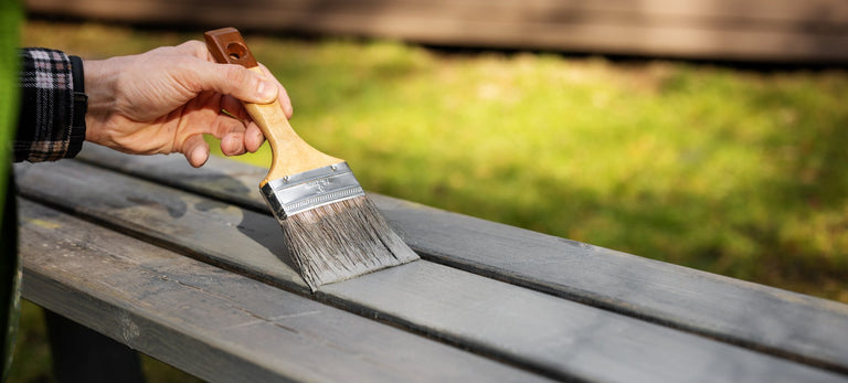 Zelf houten tuinmeubels maken van steigerhout: loungebank en ligbed