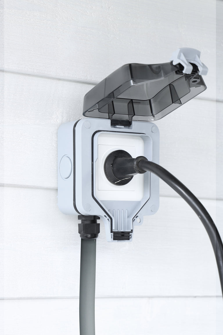 Q-Link opbouw stopcontactdoos 1-voudig randaarde grijs, zwart