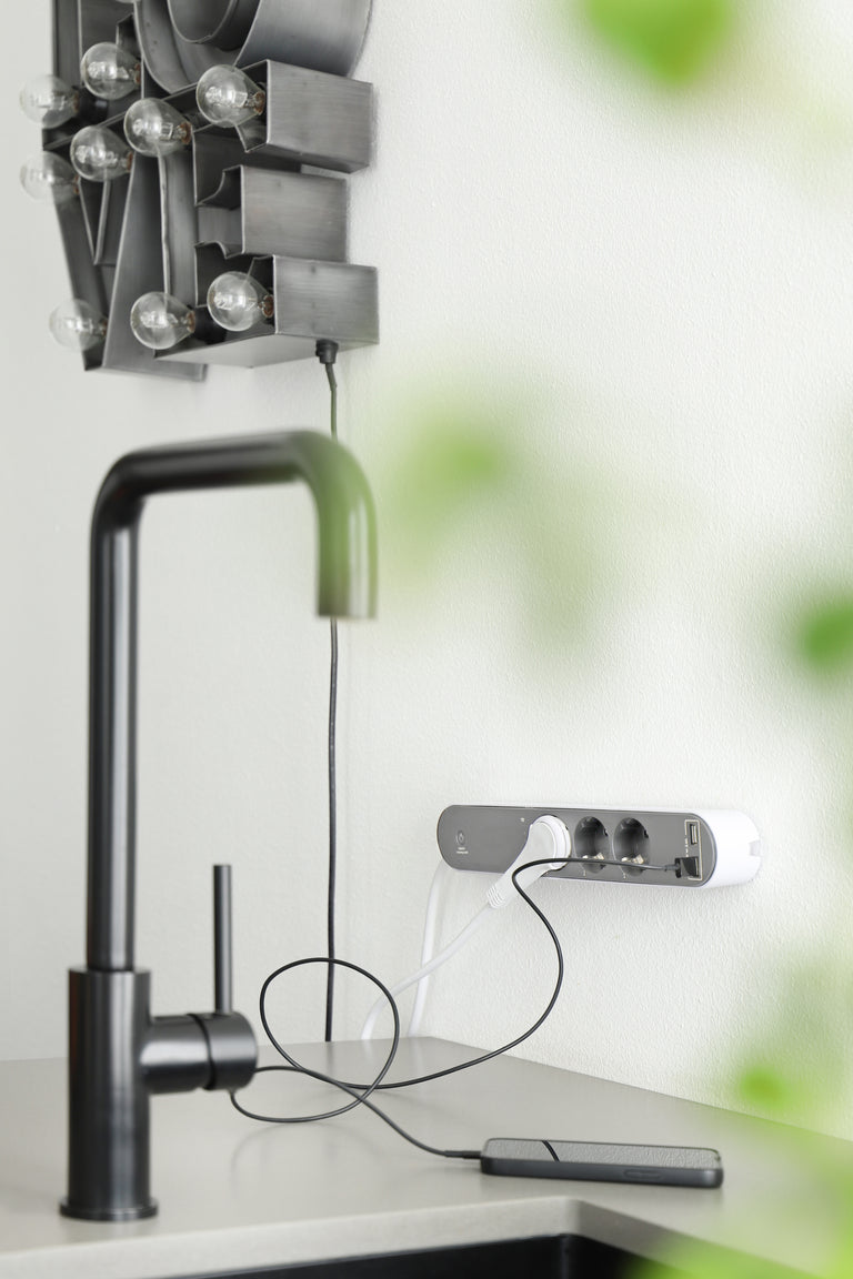 Q-Link stekkerdoos 3-voudig 3x geaard, 2x USB A wit 1,5m