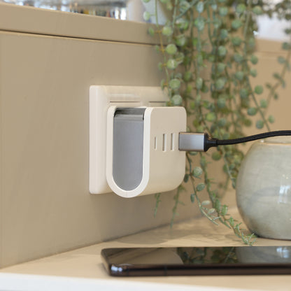 Q-Link adapterstekker 4-voudig 3x USB A, 1x USB C wit, grijs