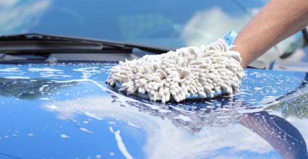 Je auto zelf schoonmaken?