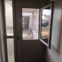 Mooie luxe voordeur geplaatst bij een klant in Hoogeveen door HUBO Harke